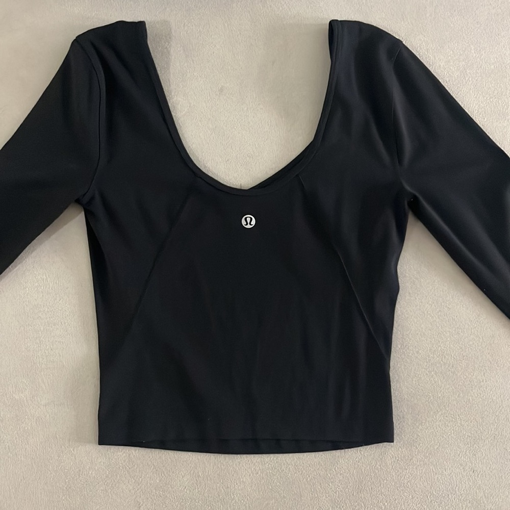 lululemon black longsleeve